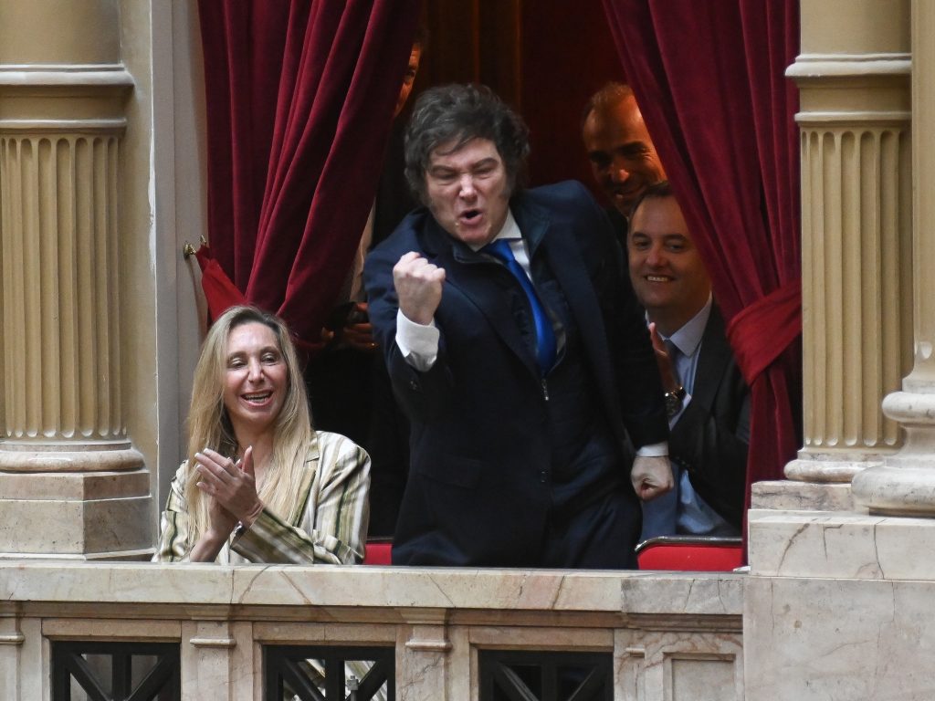 Madrugada de escándalo y la decisión de Javier Milei que podría poner en jaque los planos de Axel Kicillof