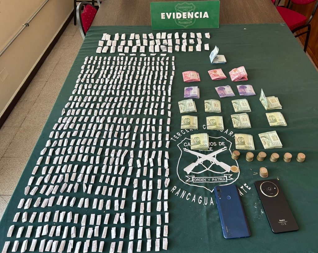 Mantenían 532 papelillos de pasta base en su poder listos para ser comercializados