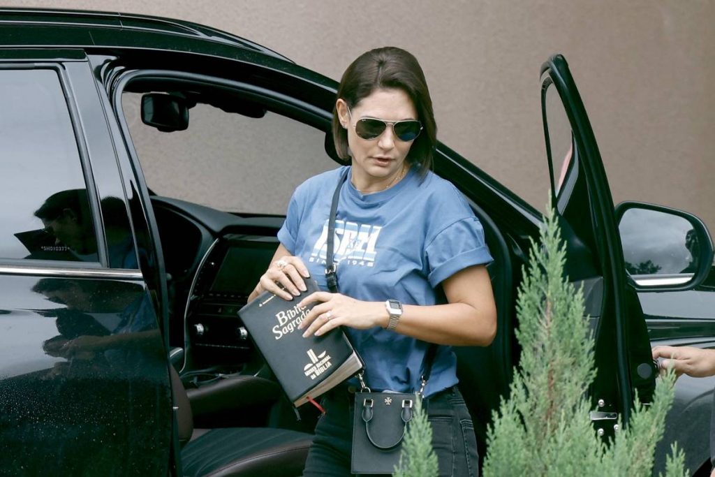 Michelle Bolsonaro apoia candidatura de Flávio - 12/05/2025 - Brasilia Hoy