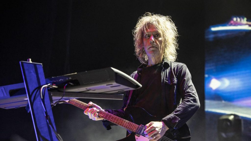 Muere Perry Bamonte, histórico guitarrista y teclista de 'The Cure'
