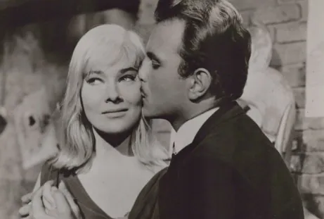 Muere a los 91 años la sueca May Britt, actriz de The Blue Angel y ex mujer de Sammy Davis Jr. Muere a los 91 años la sueca May Britt, actriz de The Blue Angel y ex mujer de Sammy Davis Jr.