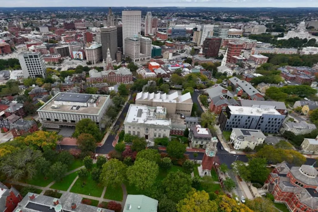 Múltiples víctimas en un tiroteo en el campus de la Brown University (EEUU)