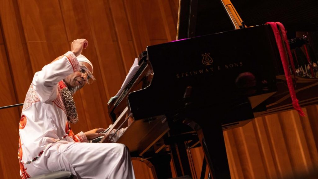 Omar Sosa & Liceu Big Band (★★★★✩), latidos compartidos