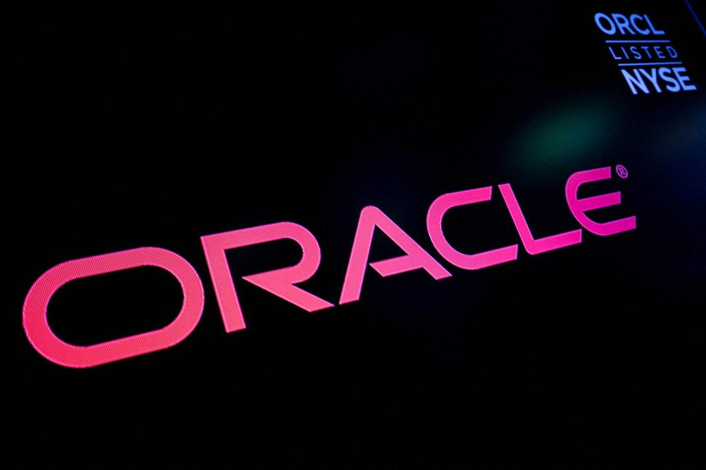 Oracle: acciones despencam 14% con aumento de gastos - 12/11/2025 - Mercado
