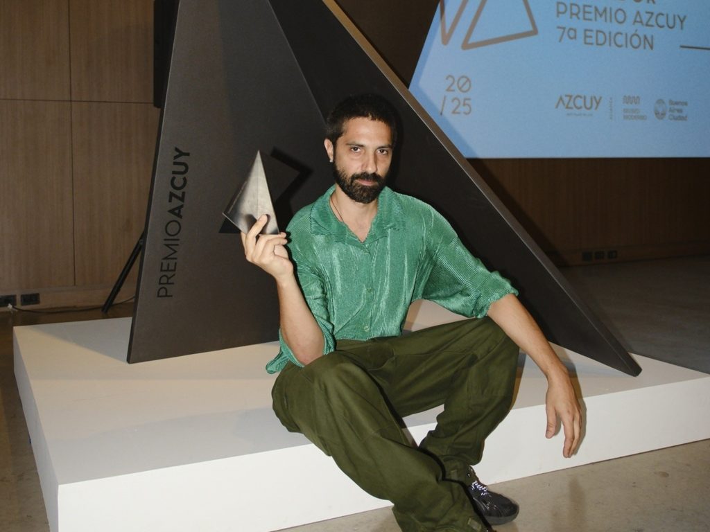 Osias Yanov ganó el Premio Azcuy con una obra que transformará un edificio de Caballito Osias Yanov ganó el Premio Azcuy con una obra que transformará un edificio de Caballito