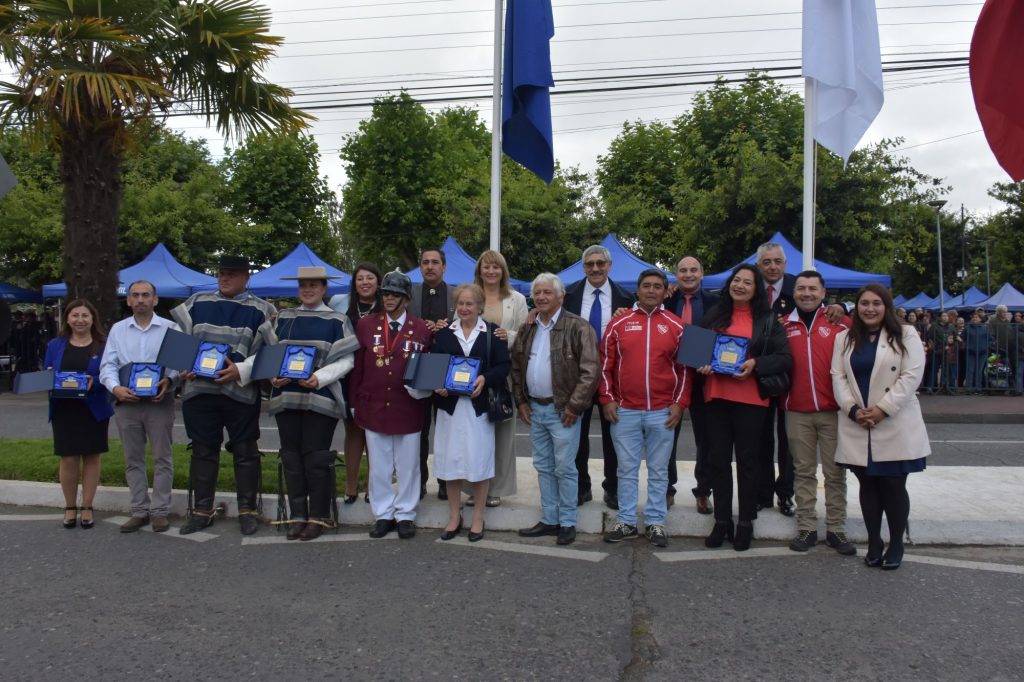 PITRUFQUÉN: Con desfile masivo y emotivos reconocimientos la comuna celebra 127 años de historia y crecimiento