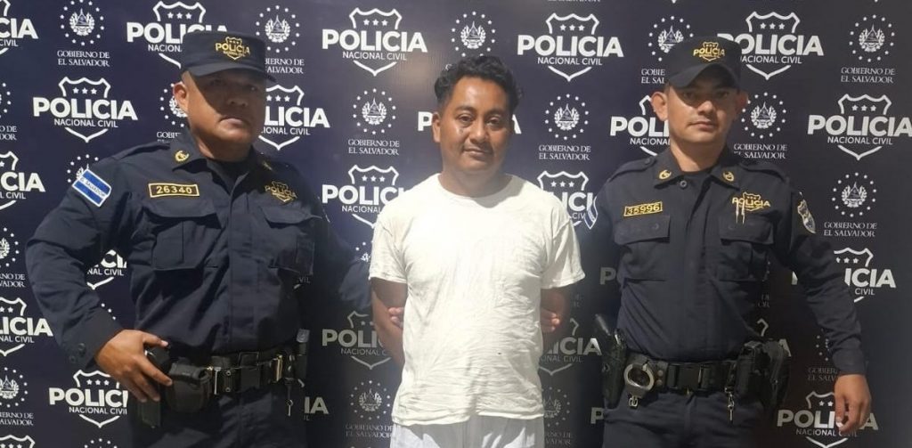 PNC detiene a dos sujetos que conducían en estado de ebriedad PNC detiene a dos sujetos que conducían en estado de ebriedad