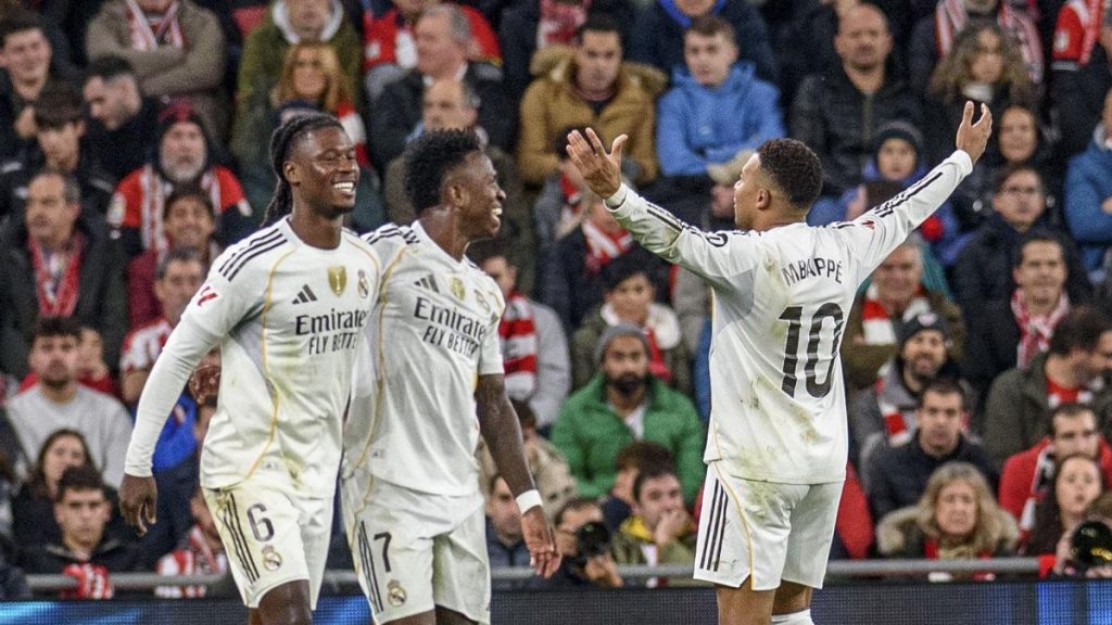 REALMADRID | Xabi rescata la pizarra de Ancelotti para ganar en San Mamés REALMADRID | Xabi rescata la pizarra de Ancelotti para ganar en San Mamés