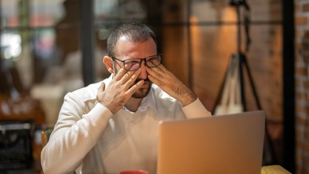 Recomendaciones para que cuide sus ojos en tiempos de pantallas Recomendaciones para que cuide sus ojos en tiempos de pantallas