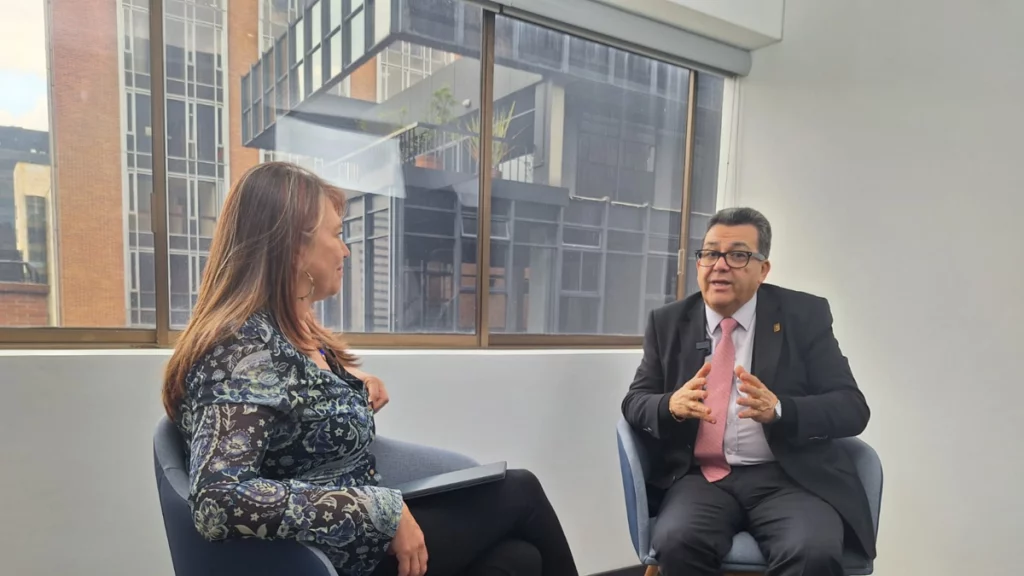 Reducción de semanas de cotización para la pensión de las mujeres empieza a regir desde este jueves