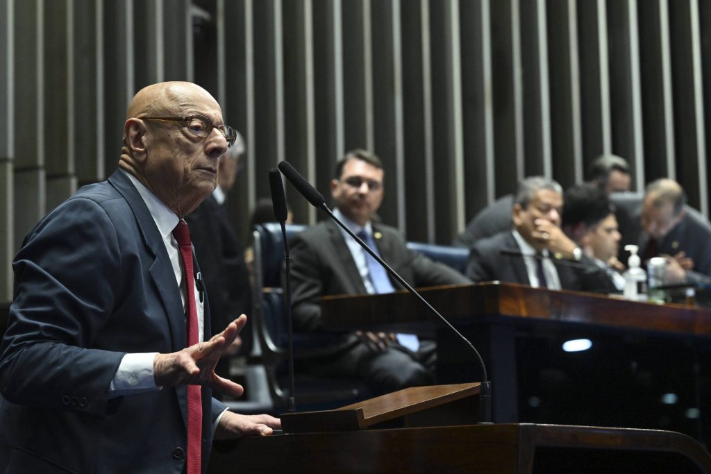 Relator da dosimetria tem cenário eleitoral incerto em SC - 13/12/2025 - Poder