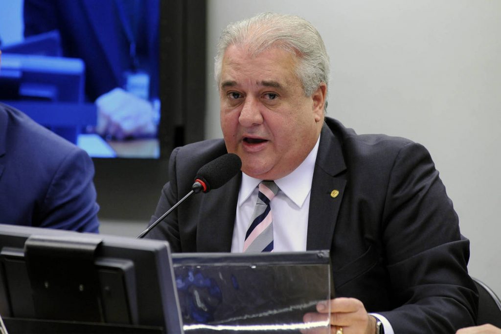 Relator quer previdência obrigatória para motorista de app - 12/10/2025 - Mercado