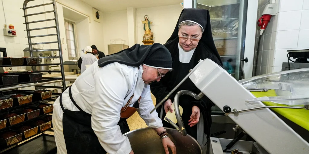 Rezar a Dios con las manos en la masa Rezar a Dios con las manos en la masa