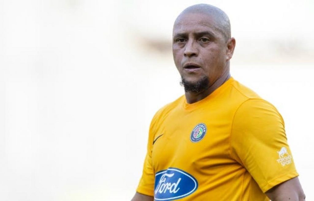 Roberto Carlos ingresó en Brasil tras ser operado por un problema cardíaco