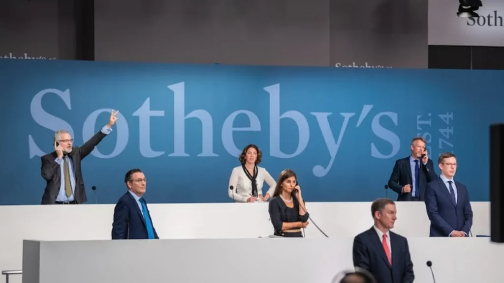 Subastan un libro judío de oraciones robado por los nazis a la familia Rothschild, por más de 5 millones de dólares.