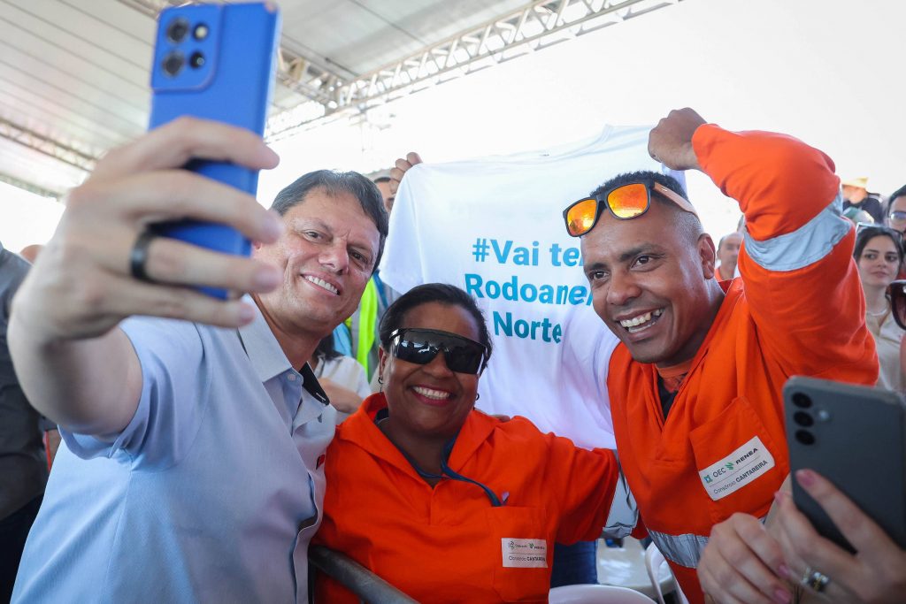 Tarcísio exalta Bolsonaro e relembra Lava Jato no Rodoanel - 22/12/2025 - Política