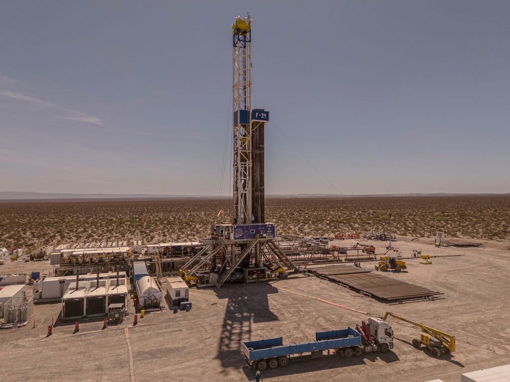 Tras casi 20 años, el petróleo y el gas de Vaca Muerta empujaron récords en un pilar para el programa de Milei
