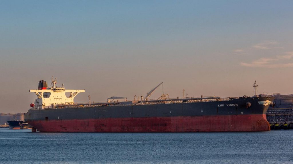 Trump ordena un bloqueo total a los petroleros que entren y salgan de Venezuela