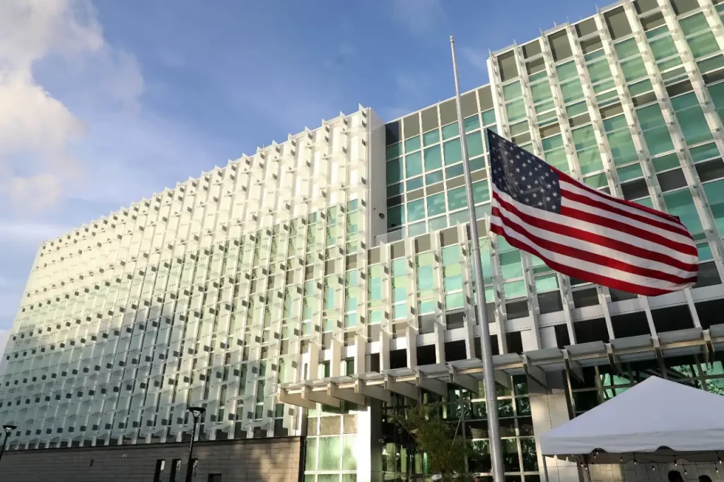 Trump podría remover en enero a 29 embajadores, entre ellos el de Guatemala, según la prensa de EE.UU. UU. Trump podría remover en enero a 29 embajadores, entre ellos el de Guatemala, según la prensa de EE.UU. UU.