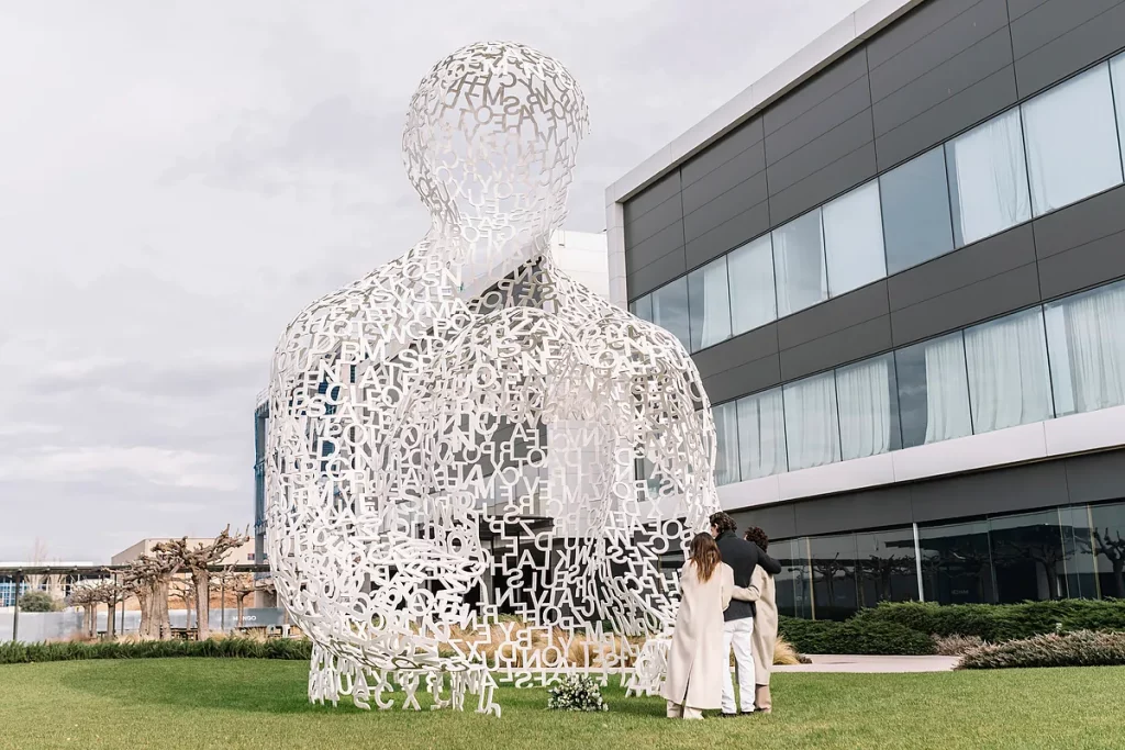 Un año sin Isak Andic: Mango afronta su mejor ejercicio con ingresos récord tras crecer un 13% hasta noviembre