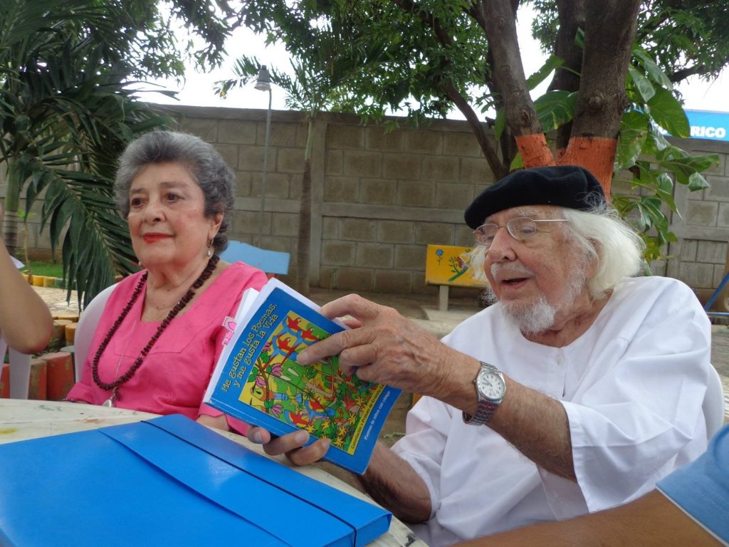 Un documental homenajea al nicaragüense Ernesto Cardenal y su poesía terapéutica