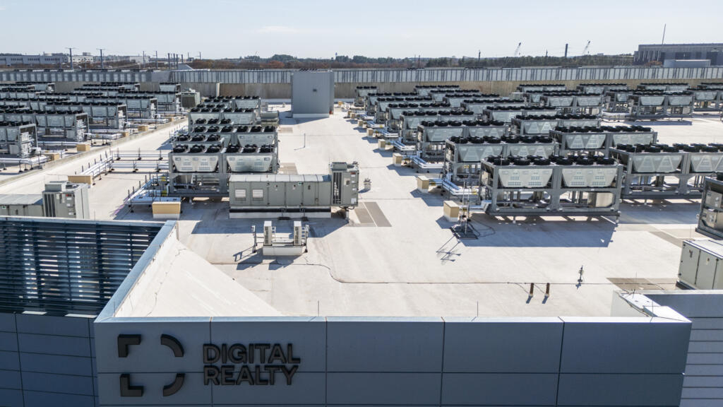 Un recorrido por el interior de los centros de datos. Un recorrido por el interior de los centros de datos.