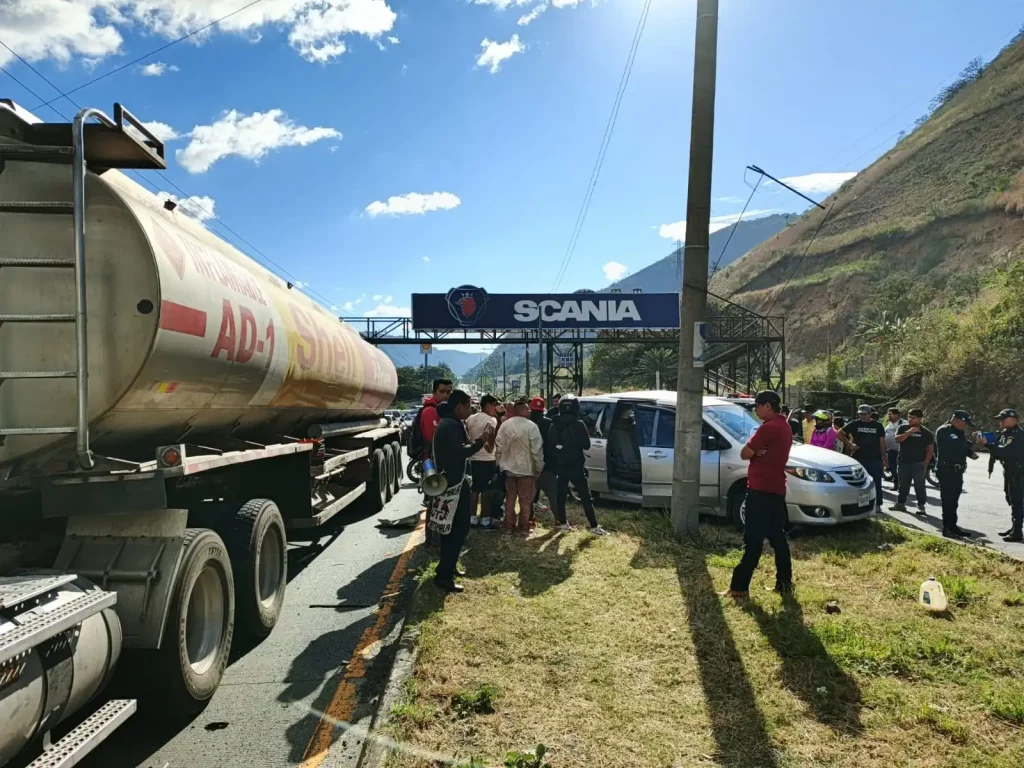 Una persona muere en accidente múltiple en el km 33 de la ruta al Pacífico Una persona muere en accidente múltiple en el km 33 de la ruta al Pacífico
