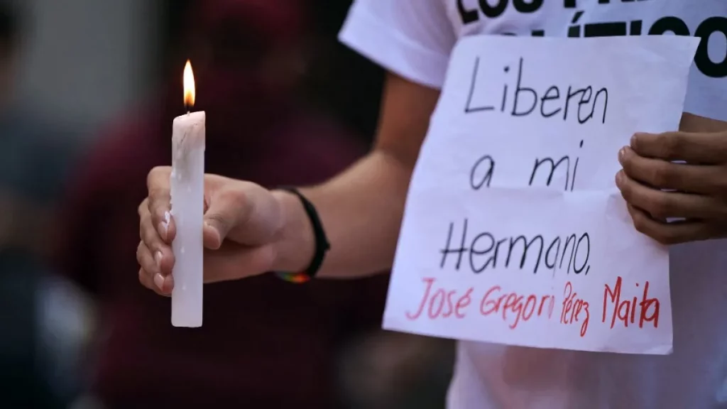 Venezuela libera a decenas de detenidos durante protestas contra Maduro | Noticias de derechos humanos