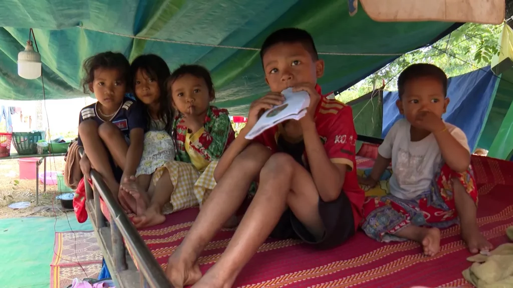 Vídeo: Al Jazeera informa desde el campo de desplazados de Camboya | Gobierno