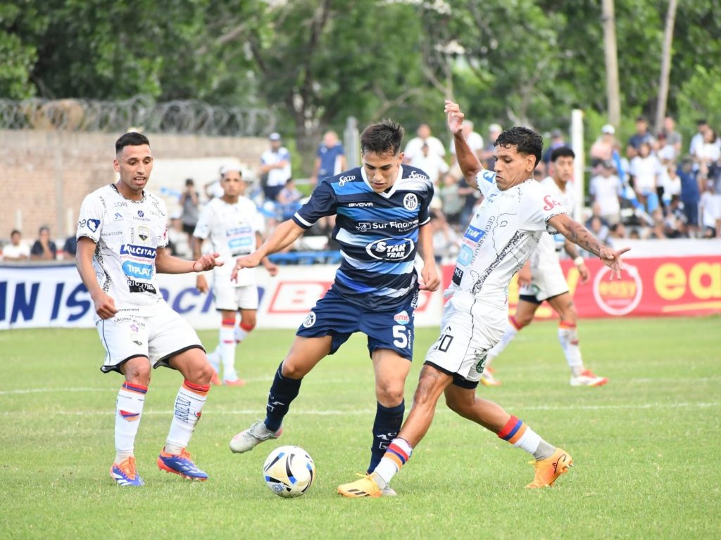 el Acassuso del inoxidable Pipo Marín le ganó el primer chico al Armenio del “secanucas” Nakis el Acassuso del inoxidable Pipo Marín le ganó el primer chico al Armenio del "secanucas" Nakis