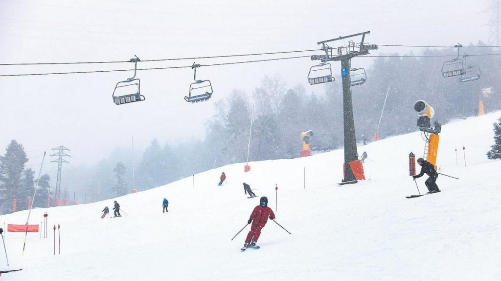el Pirineo inicia la temporada de esquí "por todo lo alto"