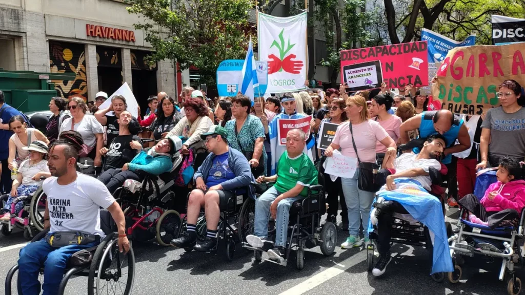 la contradicción de Javier Milei para no cumplir la ley