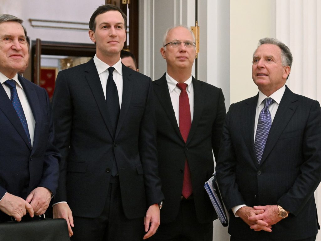 negociadores de Estados Unidos y de Ucrania tratan el plan de paz en Florida