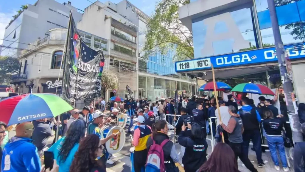 reclamos de trabajadores pone en jaque el Martín Fierro de streaming