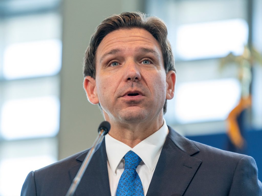 reembolsos médicos, seguros para mascotas y redes sociales