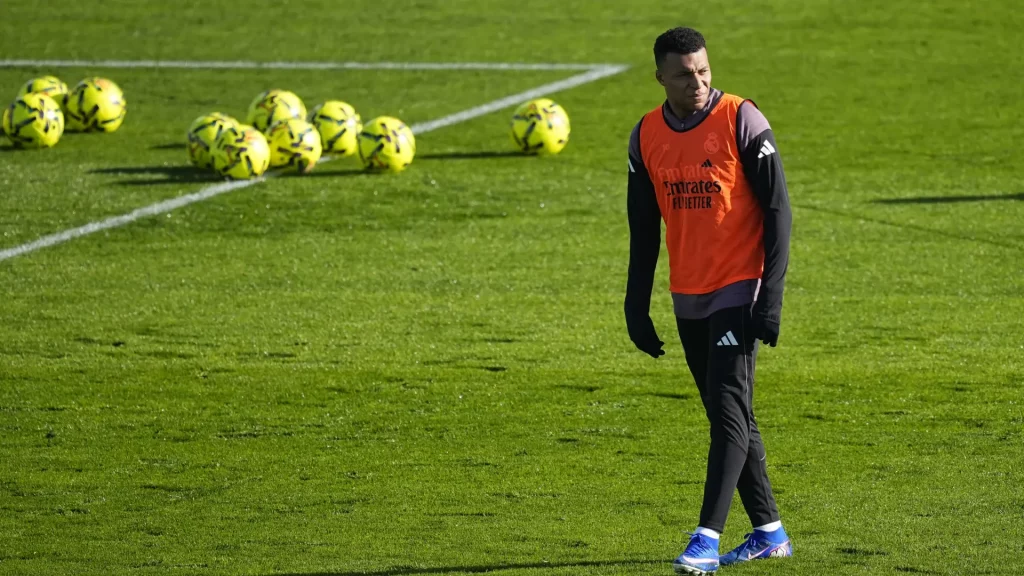 se lesiona la rodilla y peligra la Supercopa de España