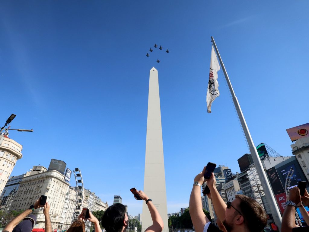 siete minutos de show y rugido a 700 km/h