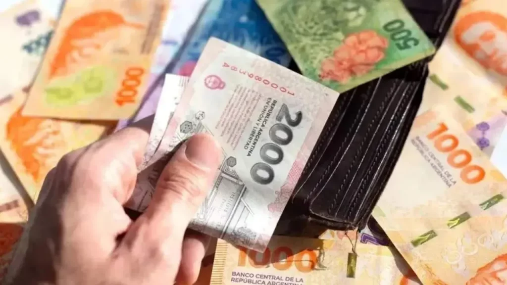 todos los empleados cobrarán $2.200.000 o más