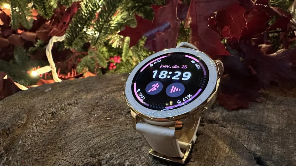 un smartwatch que casi rosa la perfección
