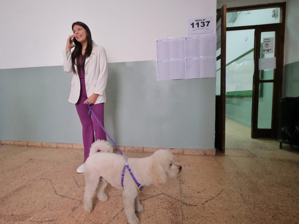 una senadora libertaria quiso caranchear un despacho y la pescaron una senadora libertaria quiso caranchear un despacho y la pescaron