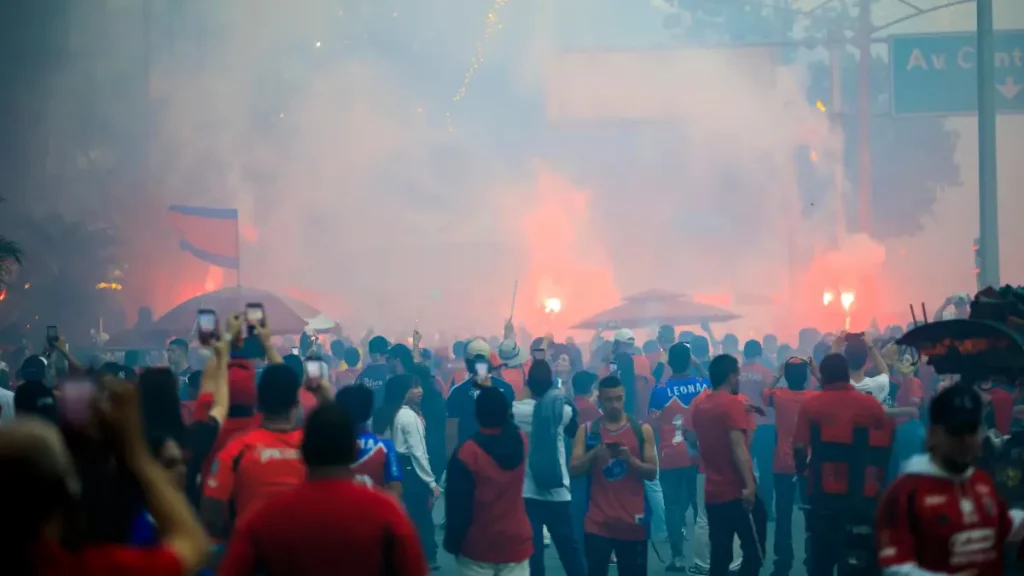 ¿Cuáles serían las fuertes sanciones que recibirían DIM y Nacional por los desmanes en la final de Copa?