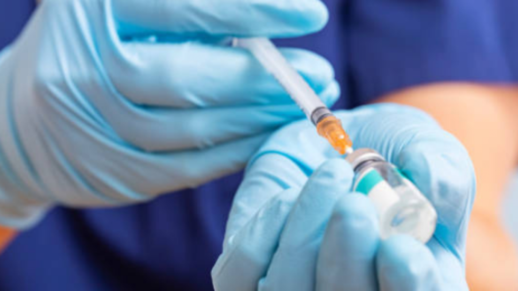 ¿Puede vacunarse contra la influenza A(H3N2)? Esto es lo que se sabe sobre la protección ante la variante del virus que llegó a Colombia.