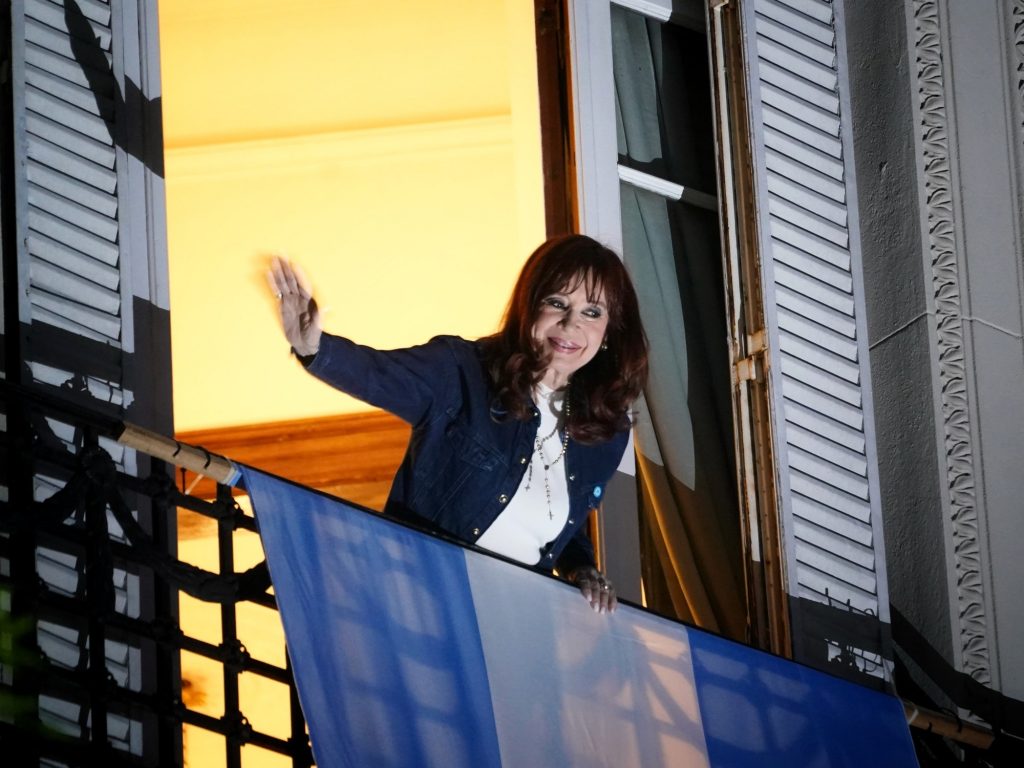 ¿Qué es un íleo posoperatorio, el cuadro que presentó la ex vicepresidenta?