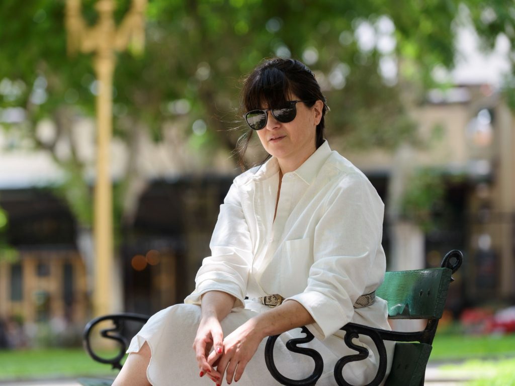 ¿Y si estás loco y no te diste cuenta? Mercedes Funes indaga el límite difuso entre cordura y trastorno ¿Y si estás loco y no te diste cuenta? Mercedes Funes indaga el límite difuso entre cordura y trastorno