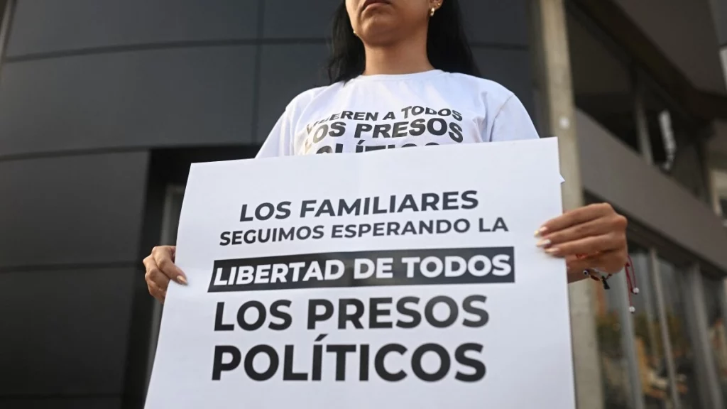 120 trabajadores de PDVSA continúan tras las rejas en Venezuela enfrentando abusos y tratos degradantes