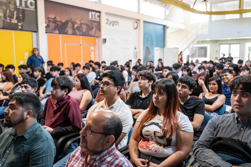 87 estudiantes de liceos técnicos de la Región de O'Higgins iniciaron sus prácticas en División El Teniente