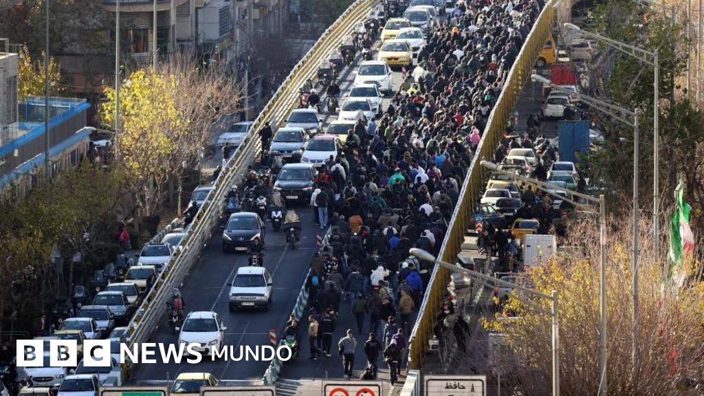 Al menos 6 muertos en choques entre manifestantes y fuerzas de seguridad en Irán tras cinco días de protestas Al menos 6 muertos en choques entre manifestantes y fuerzas de seguridad en Irán tras cinco días de protestas
