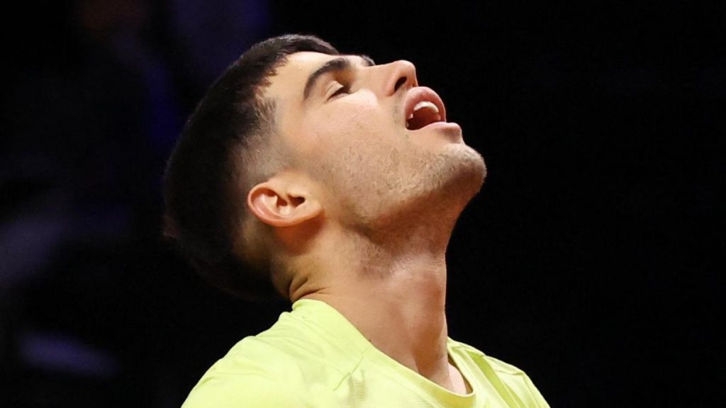 Alcaraz avanza un día su debut en el Open de Australia Alcaraz avanza un día su debut en el Open de Australia