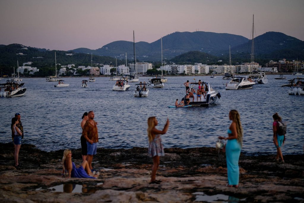 Aluguéis de temporada en Ibiza despencam 50% en 2025 - 13/01/2026 - Economía