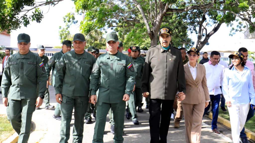 Ante las amenazas de EE.UU. UU. y el aislamiento internacional, Maduro apela al discurso de la 'lealtad suprema' de las Fuerzas Armadas venezolanas